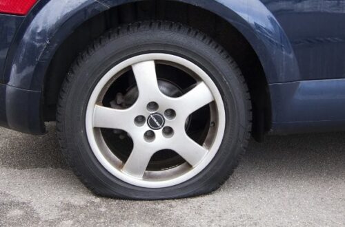 Flat tire- Image courtesy Pixabay.com